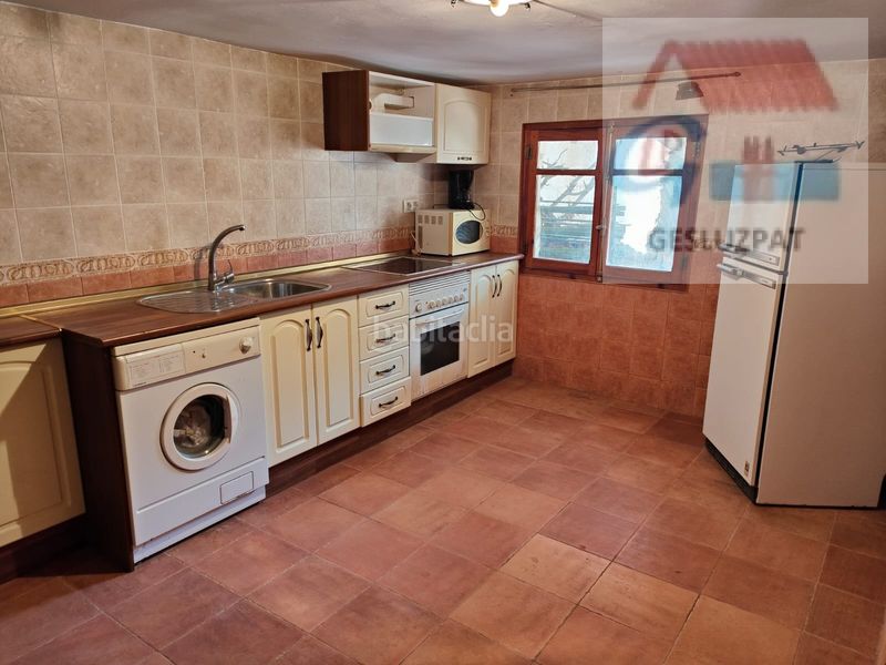 Foto 9cde6f25-d30a-4925-8f73-614545006934. Casa aparellada amb aparcament piscina a Corral de Almaguer