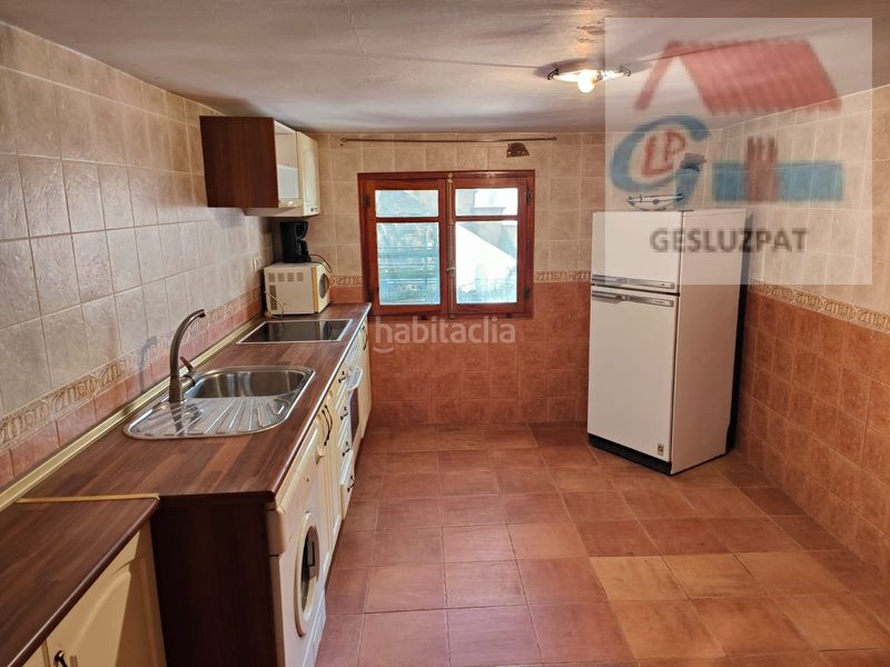 Foto b3c07640-7759-40e3-b6f1-6a081e92184a. Casa aparellada amb aparcament piscina a Corral de Almaguer