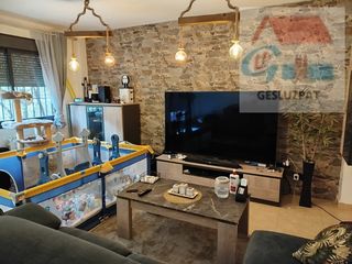 Casa adossada a Los Robles. Venta de excelente adosado en seseña