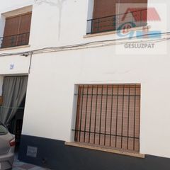Casa en Villa de Don Fadrique (La). Venta de vivienda en la villa de don fadrique  toledo.
