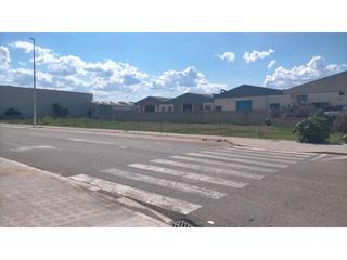 Propriété à Metro - Auditorio. Terreno en venta en paiporta