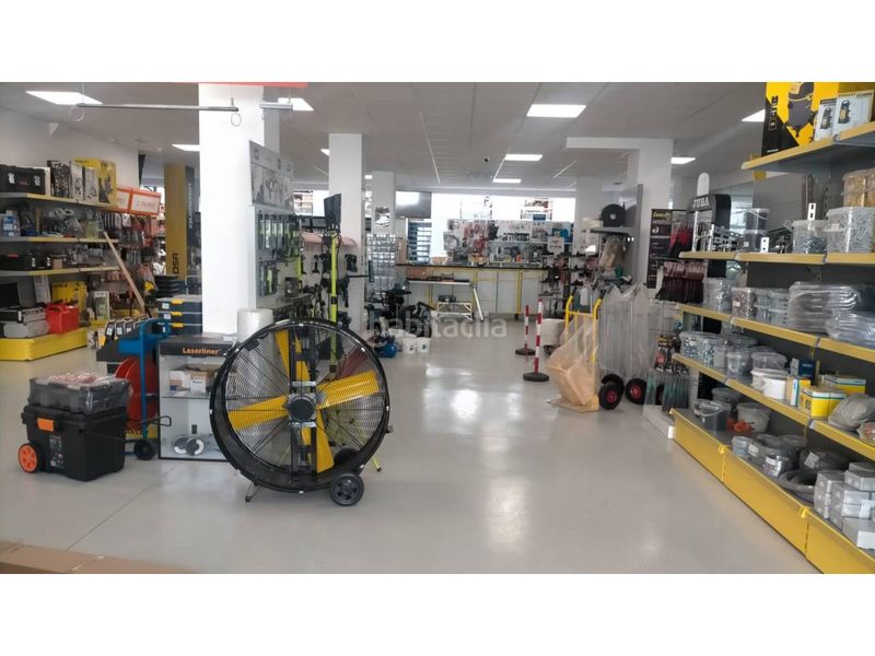 Foto ea43550c-79f6-4783-8a67-6a63d8e14342. Nau industrial a Plaza Xúquer Paiporta