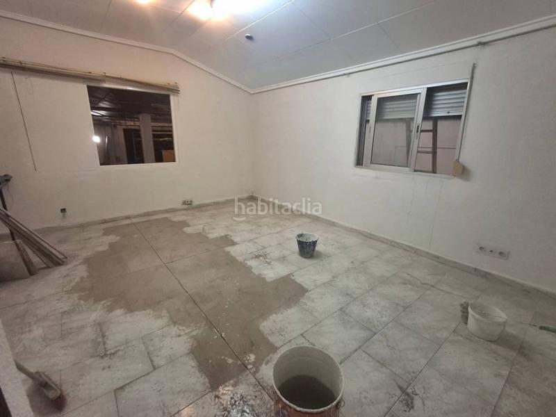 Foto d0683a9c-be4c-4845-a9b3-69b88cffcbf1. Fabrikhalle in Silla