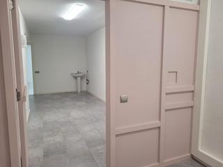 Lloguer Oficina a Carrer monterols 36. En alquiler almacéndespacho  en calle monterols de reus