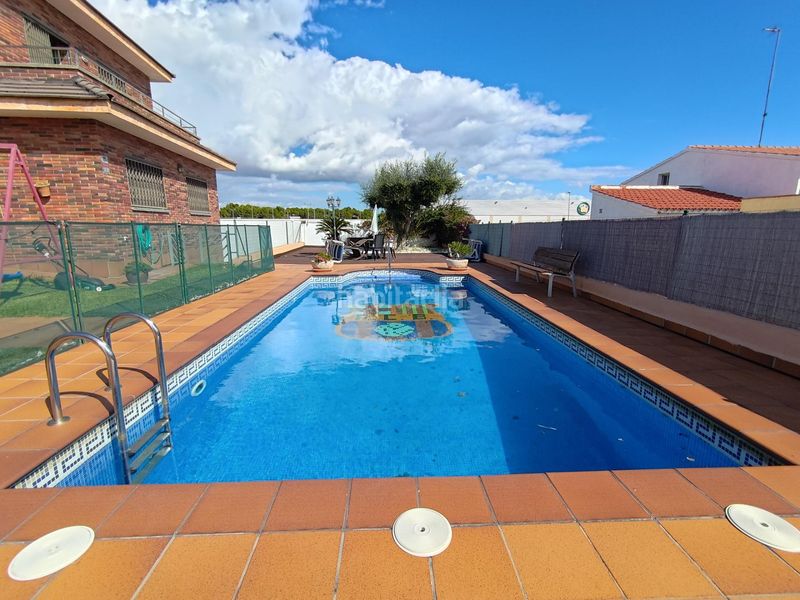 Foto 1568d873-229c-41d5-a244-e078921abb52. Xalet amb aparcament piscina a Els Masos - Els Garrofers Coma-ruga