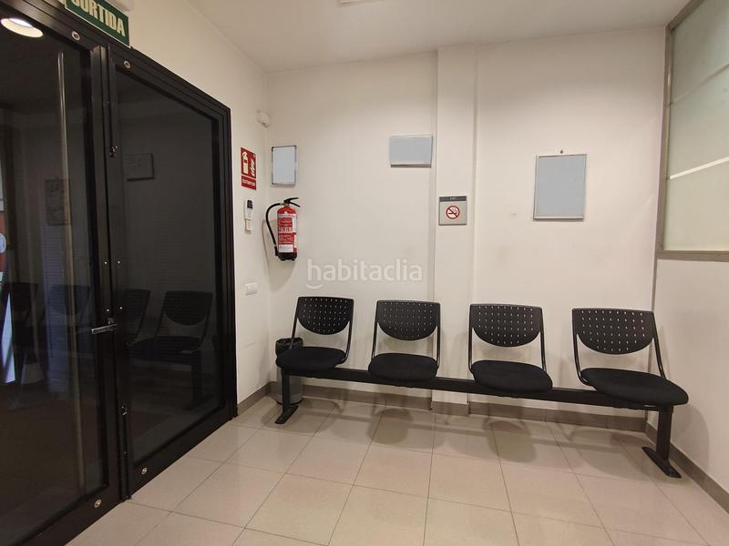 Foto 084f51bd-f763-42b1-bd7e-20e6a979458f. Alquiler local comercial gran local en venta y con opción en alquiler para diferentes usos profesionales . en Tarragona
