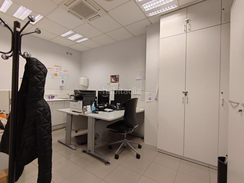 Foto d5be0e8b-67d9-413a-b617-3d3d258aba51. Alquiler local comercial gran local en venta y con opción en alquiler para diferentes usos profesionales . en Tarragona