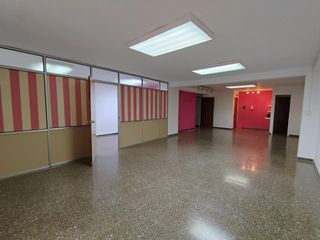 Piso  Carrer de pere martell. Piso en venta actualmente oficina diáfana  con autorización de c