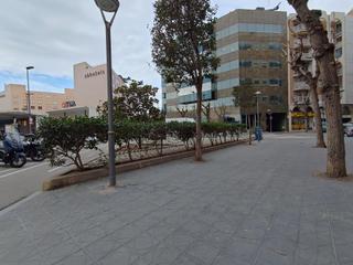 Flat  Carrer de pere martell. Piso tanto para vivir como uso de oficina en calle pere martell,