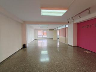 Etagenwohnung  Carrer de pere martell. Piso tanto para vivir como uso de oficina en calle pere martell,