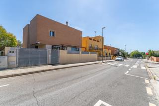 Chalet in Carrer senia 9. Chalet individual en venta  en urbanización sant joan, reus