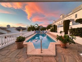 Semi detached house in Centre. Chalet adosado en guadalmina atalaya golf