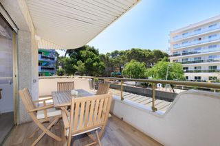 Apartamento  Carrer fra juniper serra. Apartamento en venta con licencia turística y completamente refo