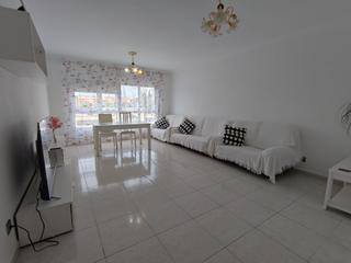 Pis  Calle d'amposta. Coqueto piso de cuatro habitaciones ubicado en torreforta