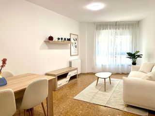 Flat  Carrer d'higini anglès. En venta fantástico piso de tres habitaciones dobles y gran coci