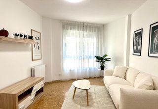 Appartamento  Carrer d'higini anglès. Fantástico piso de tres habitaciones dobles y gran cocina office