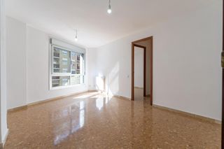 Flat  Carrer d'higini anglès. En venta coqueto piso de 3 habitaciones, dos baños en calle higi