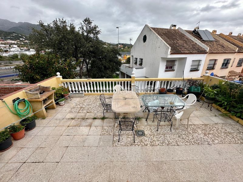 Foto 914a8985-0e36-4407-8880-4b649f1a33d0. Casa adossada a Zona Miraflores Marbella