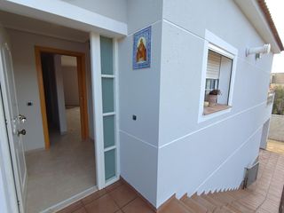 Chalet  Calle barcelona. En venta precioso chalet en un paraje natural ubicado en calle b