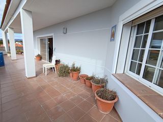 Chalet  Calle barcelona. En venta precioso chalet en un paraje natural ubicado en calle b