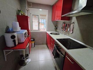 Appartement  Pedrera. En venta amplio piso en plaza pedrera al lado de la estacion tar