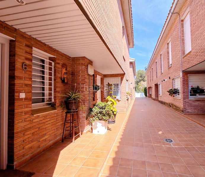 Foto f63f7d4b-ef9f-4bf2-afb7-0c7985af1c65. Casa adossada amb calefacció aparcament a Sant Salvador Tarragona