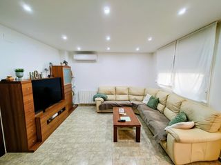 Casa adossada a Sant Salvador. En venta precioso adosado esquinero  en sant ramon sant salvador