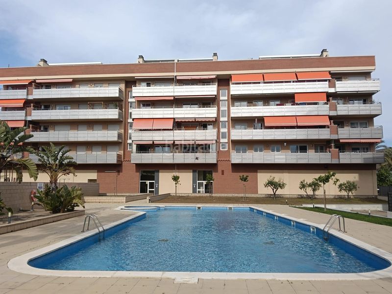 Foto 5ca2856b-97f0-4e5a-b3b0-48b3fa010b61. Pis amb piscina a Barenys Salou