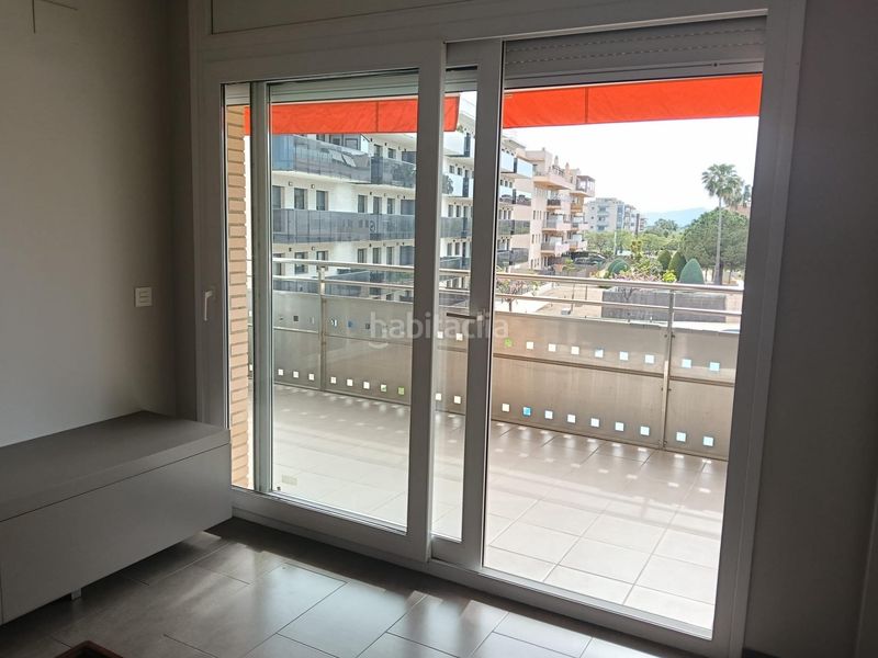 Foto a9a34031-b4ae-4828-99de-a3a264910987. Pis amb piscina a Barenys Salou