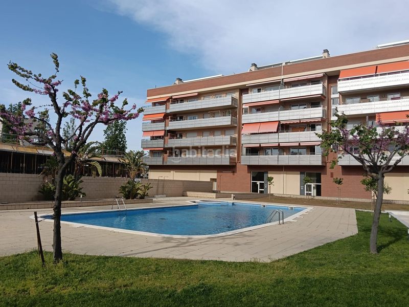 Foto f4d9ec69-cfed-4686-b388-74331e988c30. Pis amb piscina a Barenys Salou