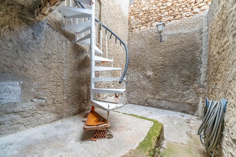 Foto f9b229d6-ad88-41dc-9545-56a046ef2be5. Casa amb aparcament a Constantí