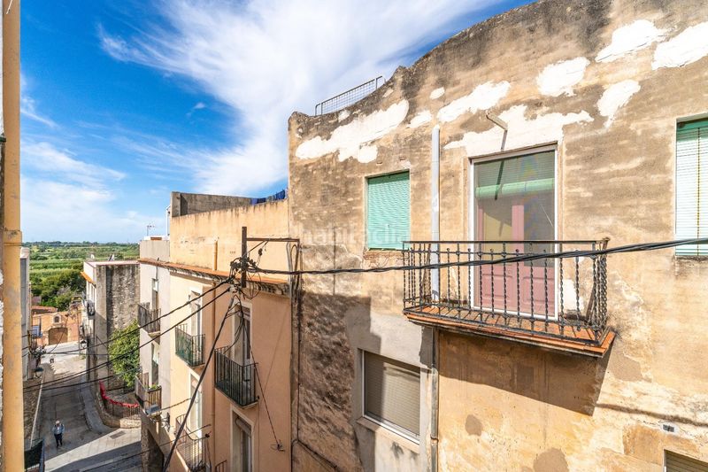 Foto fae1ba1d-b52e-479e-82a1-f724f6f021d2. Casa amb aparcament a Constantí
