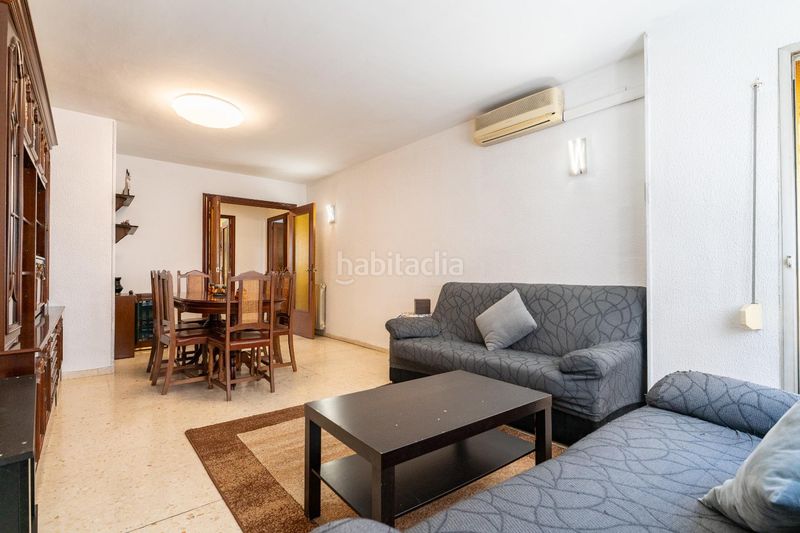 Foto 09117f25-be60-4950-8f97-4a4da52e0d3b. Pis a carrer orient 30 a Llevant Reus