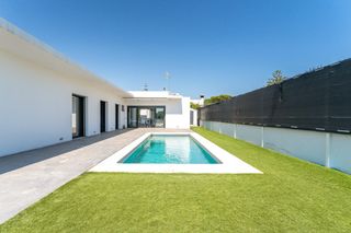 Xalet a Creixell. Espectácular chalet independiente a 100 m de la playa en creixel