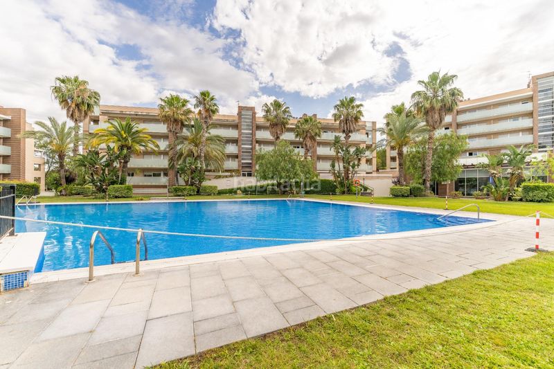 Foto 7b8097a5-41a6-4e20-ac64-e7f94f356ed6. Planta baixa amb calefacció aparcament piscina a Salou