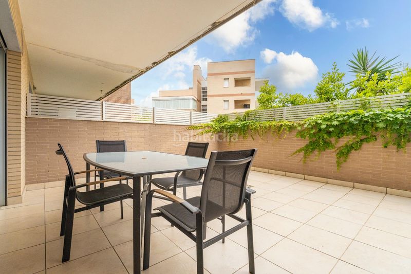 Foto cd30e34b-75fa-41d5-bbd8-821c9d037288. Planta baixa amb calefacció aparcament piscina a Salou