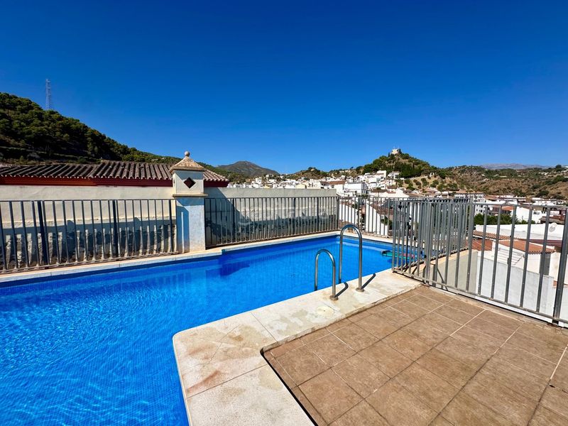 Foto c00a0655-59f7-4375-a688-4376f4eccdef. Pis amb piscina a Monda