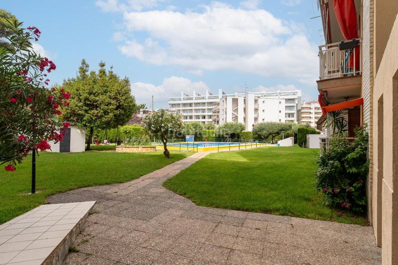 Foto 98a4f9f7-04cf-49b4-8307-1f74d1bec083. Apartament amb piscina a Mar i Camp - Platja dels Capellans Salou