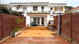 Casa adossada a Fenals. Mmv lloguers i vendes les presenta en exclusiva esta fantstica