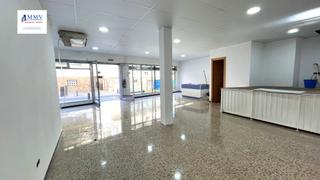 Lloguer Local Comercial a Centre. Gran local comercial de 190 metros, lloret de mar.