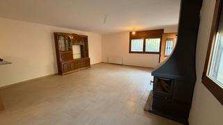 Xalet a Sant Feliu de Pallerols. Casa chalet oportunidad en entorno natural, por finalizar.