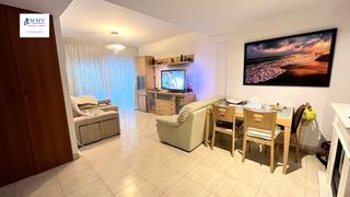Pis a Fenals. Apartamento en playa de fenals, con 2 dormitorios.