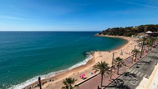 Appartement  Carrer de sant tomàs. Piso en venta en primera linea de mar, perfecto estado!