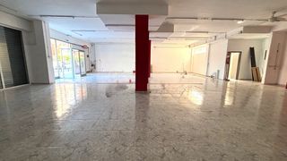 Rent Business premise in Carrer de pere codina i mont 33. Gran local en alquiler en fenals, lloret de mar.