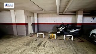 Parking coche  Carrer de les antilles 30. Trastero grande y 3 plazas pk para moto, o para coche pequeño!