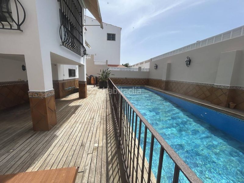 Foto 93ab4d2a-a7f0-49f4-8d8f-c753cee3d8b8. Xalet amb aparcament piscina a Aguadulce Norte Roquetas de Mar