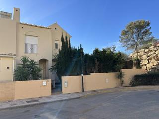 Casa a Almerimar. Casa con jardín   residencial en almerimar