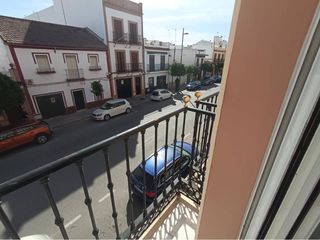 Pis  Calle real utrera. Venta de piso en 1� planta con ascensor