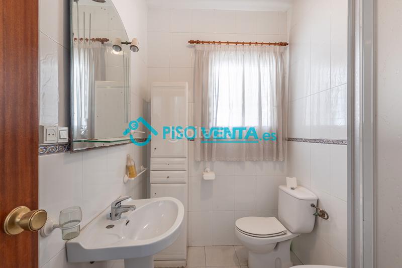 Foto 5e5f5ed7-5b23-4503-9a19-ba4ae297523c. Doppelhaus mit parking in Íllora