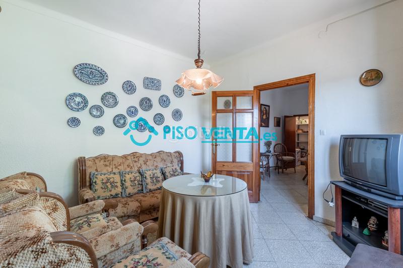 Foto 906b86b0-4235-43e2-8279-ac7d8e733124. Doppelhaus mit parking in Íllora